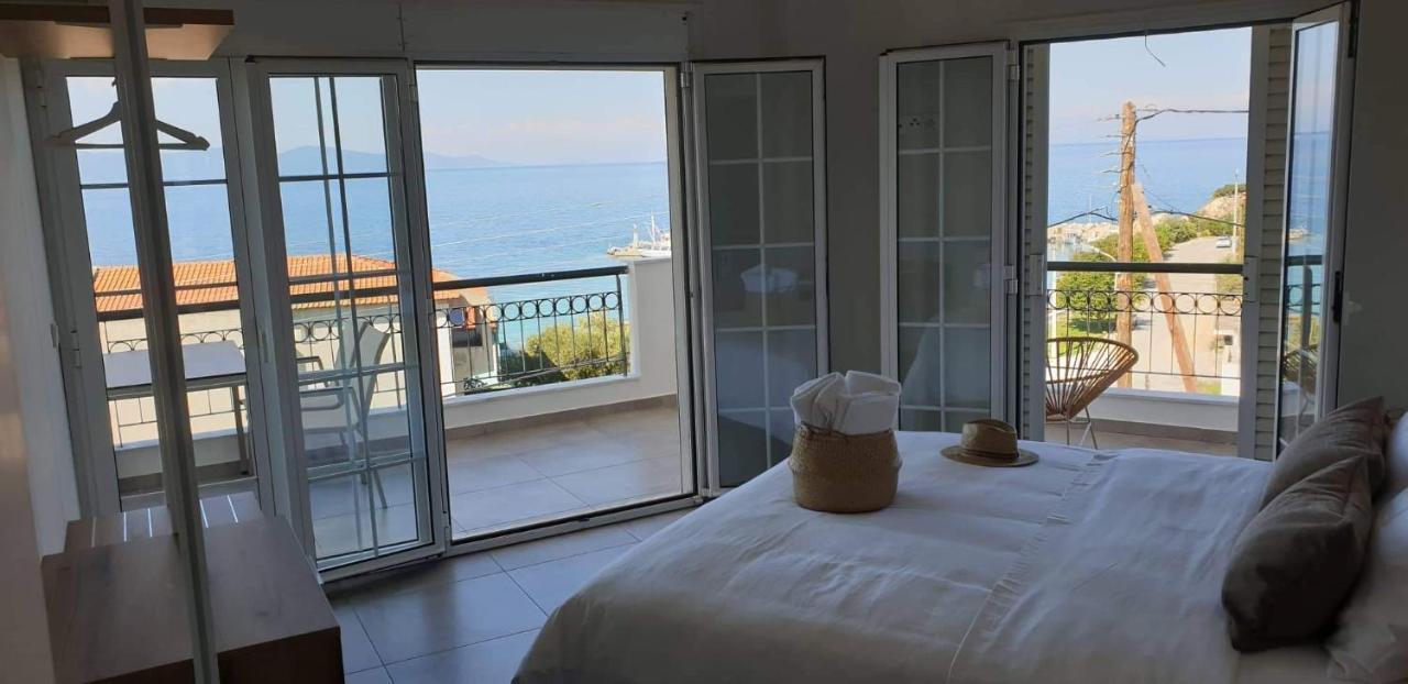 Villa Eleni Greece - Wonderful Sea View Studios Νέα Ρόδα Εξωτερικό φωτογραφία