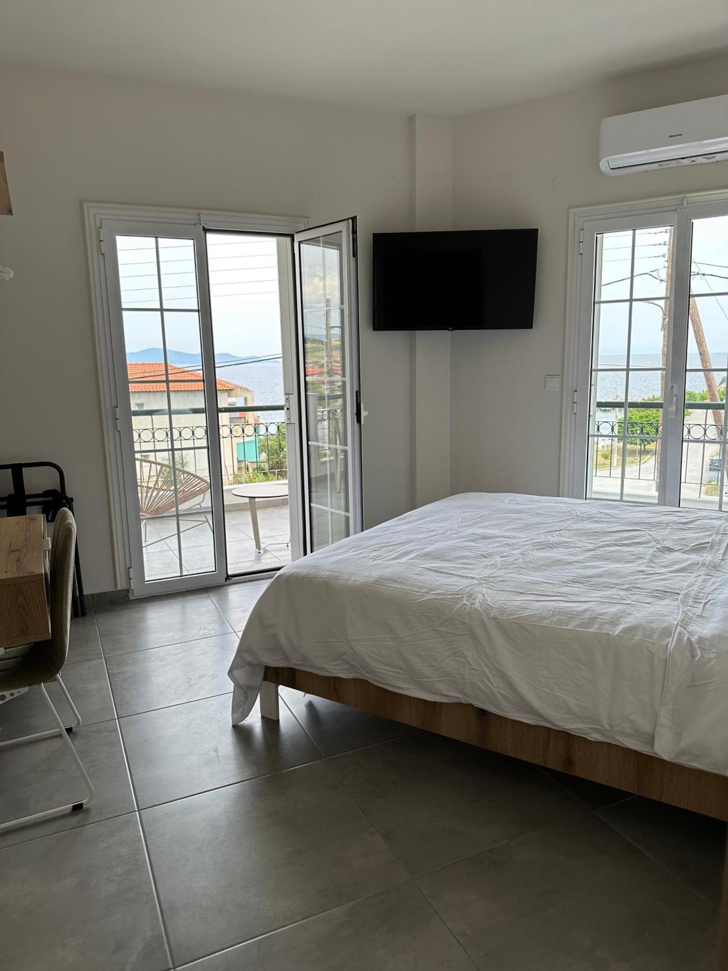 Villa Eleni Greece - Wonderful Sea View Studios Νέα Ρόδα Εξωτερικό φωτογραφία