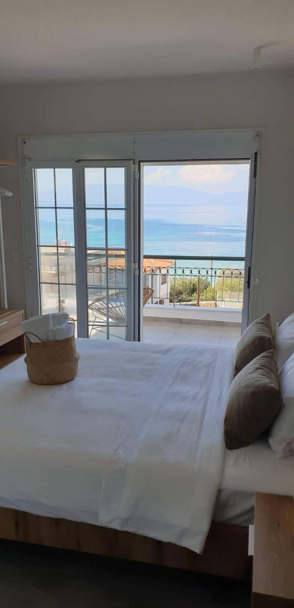 Villa Eleni Greece - Wonderful Sea View Studios Νέα Ρόδα Εξωτερικό φωτογραφία